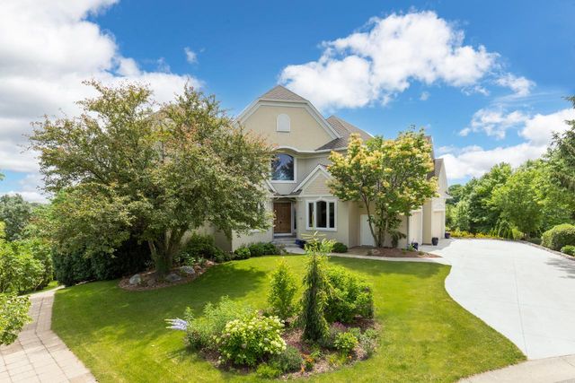 19115 Vogel Farm Trail, Eden Prairie, MN 55347