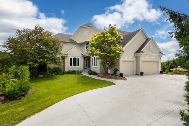 19115 Vogel Farm Trail, Eden Prairie, MN 55347