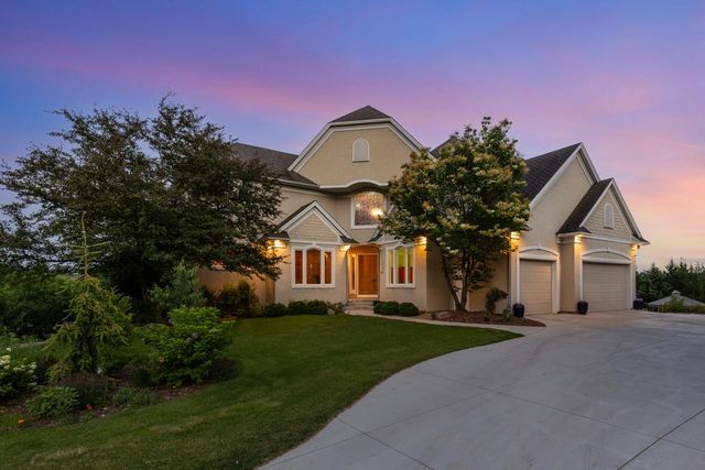 19115 Vogel Farm Trail, Eden Prairie, MN 55347