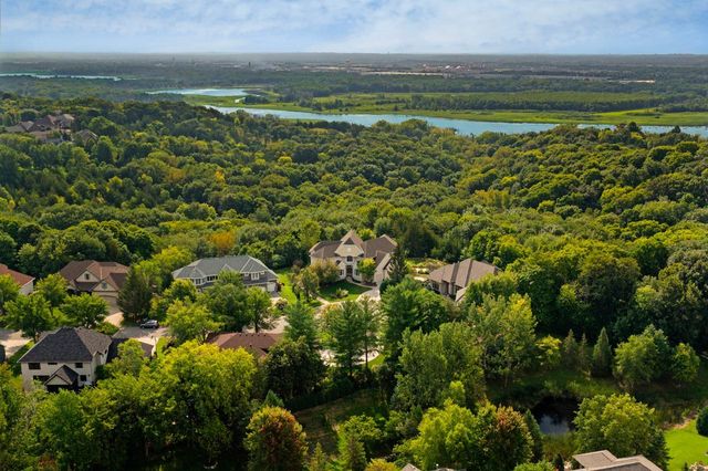 19115 Vogel Farm Trail, Eden Prairie, MN 55347