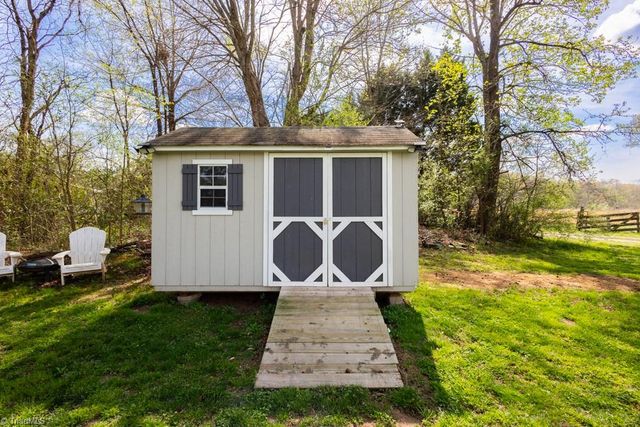 108 Sparrow Road, Eden, NC 27288