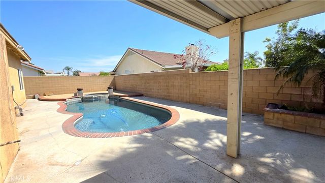 14655 Arizona Street, Fontana, CA 92336