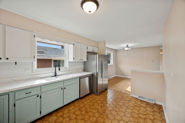 6425 177th Street, Tinley Park, IL 60477