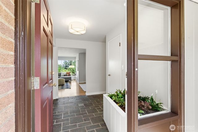 16532 34th Avenue NE, Lake Forest Park, WA 98155