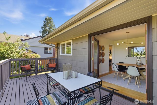 16532 34th Avenue NE, Lake Forest Park, WA 98155