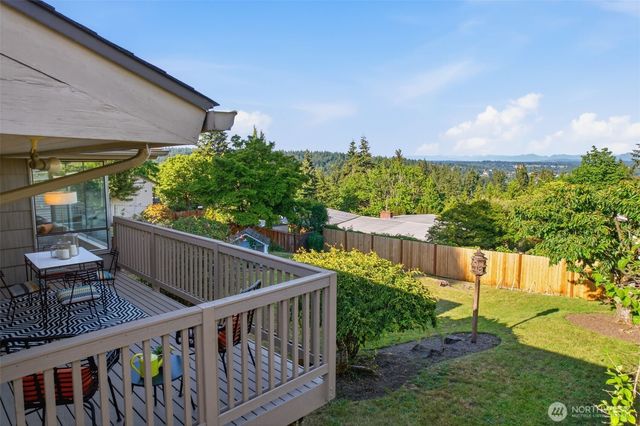 16532 34th Avenue NE, Lake Forest Park, WA 98155