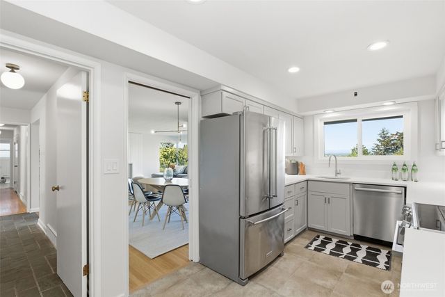 16532 34th Avenue NE, Lake Forest Park, WA 98155