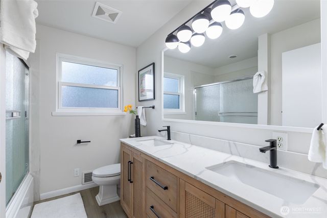 16532 34th Avenue NE, Lake Forest Park, WA 98155