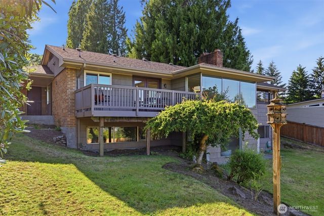 16532 34th Avenue NE, Lake Forest Park, WA 98155