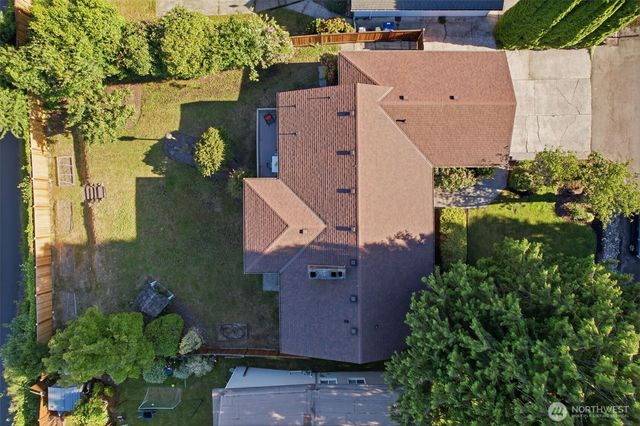 16532 34th Avenue NE, Lake Forest Park, WA 98155