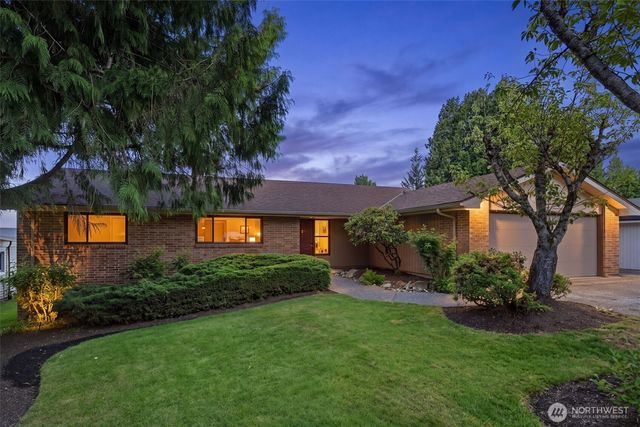 16532 34th Avenue NE, Lake Forest Park, WA 98155