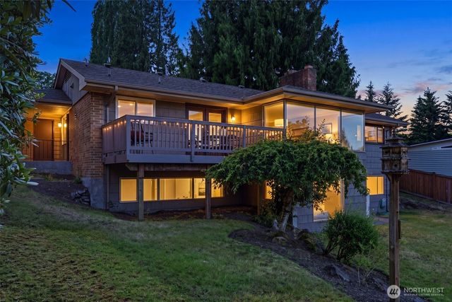 16532 34th Avenue NE, Lake Forest Park, WA 98155