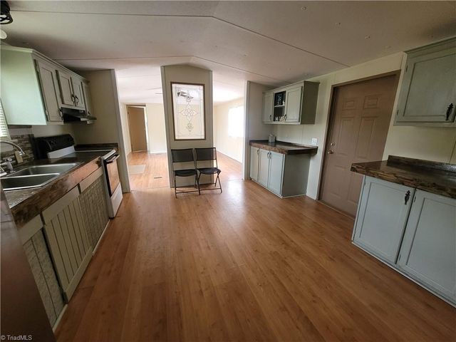 157 College Village Drive, Eden, NC 27288