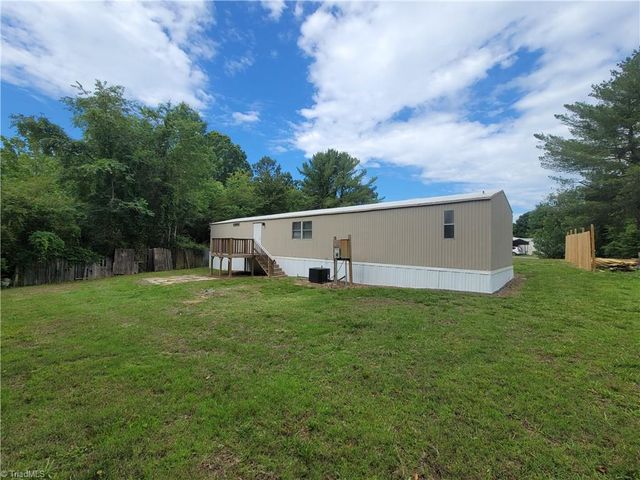 157 College Village Drive, Eden, NC 27288