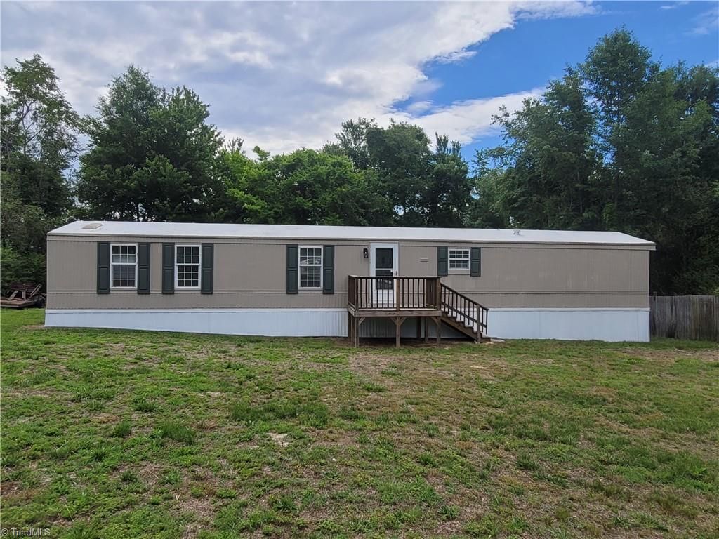 157 College Village Drive, Eden, NC 27288
