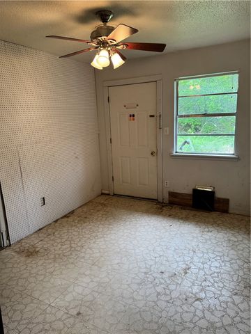 1937 S Custer Lane, Fayetteville, AR 72701