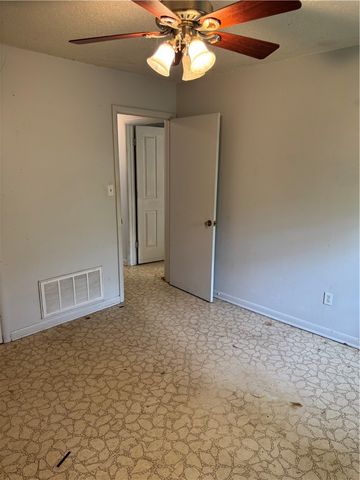 1937 S Custer Lane, Fayetteville, AR 72701