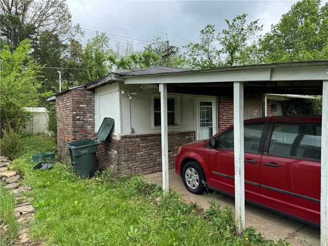 1937 S Custer Lane, Fayetteville, AR 72701