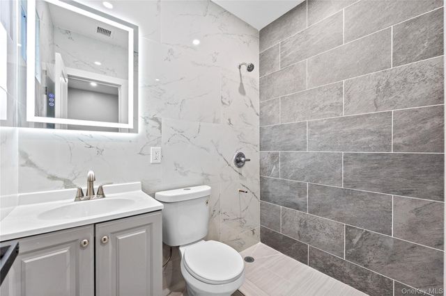 3226 Colden Avenue, Bronx, NY 10469