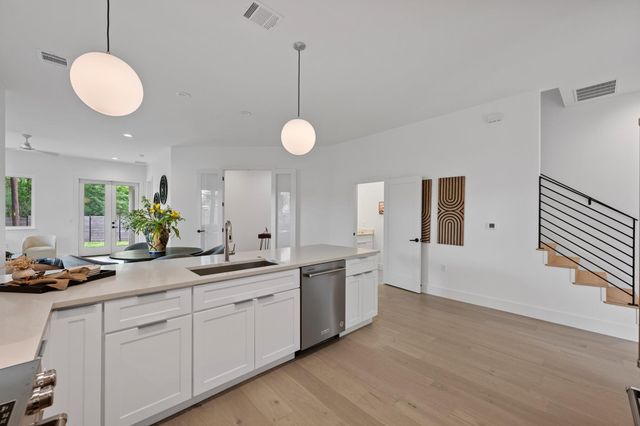 3614 Abbate CIR A, Austin, TX 78721