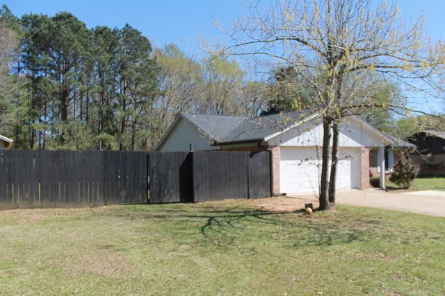 108 Donna, Marshall, TX 75672