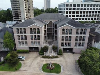 58 Briar Hollow Lane, Houston, TX 77027