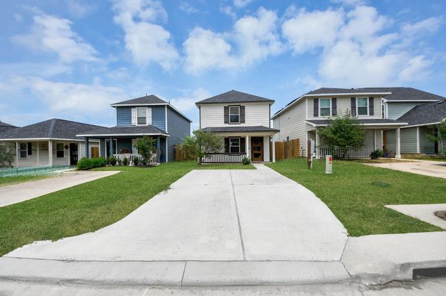 16923 Marie Village Drive, Conroe, TX 77306