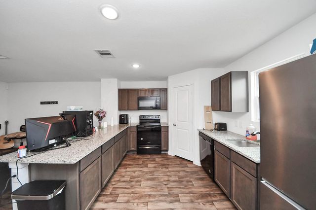16923 Marie Village Drive, Conroe, TX 77306