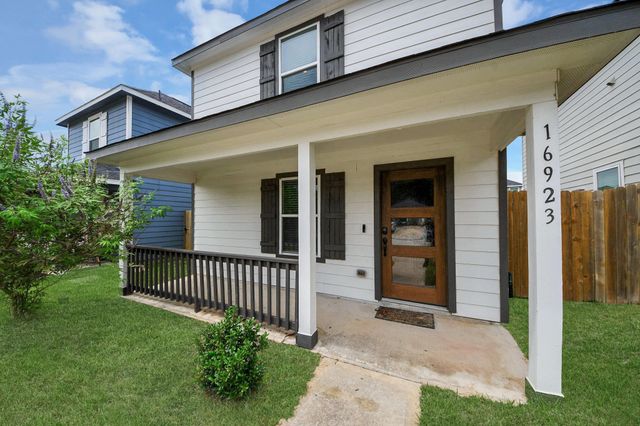 16923 Marie Village Drive, Conroe, TX 77306