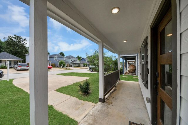 16923 Marie Village Drive, Conroe, TX 77306