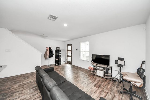 16923 Marie Village Drive, Conroe, TX 77306
