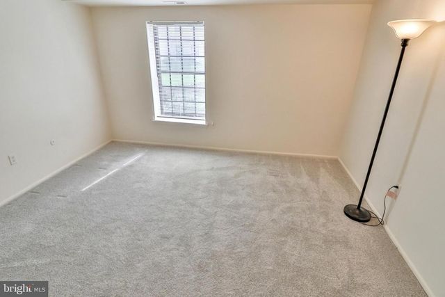 32 VALLEYBROOK DR, Lancaster, PA 17601