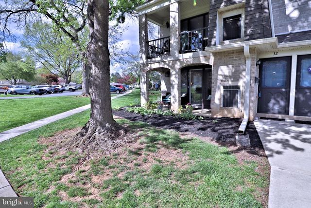 32 VALLEYBROOK DR, Lancaster, PA 17601