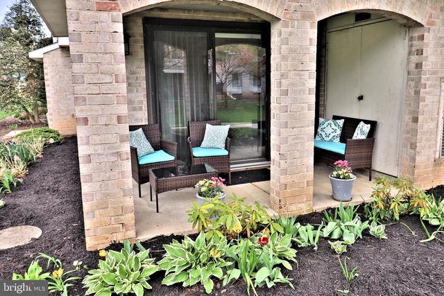 32 VALLEYBROOK DR, Lancaster, PA 17601