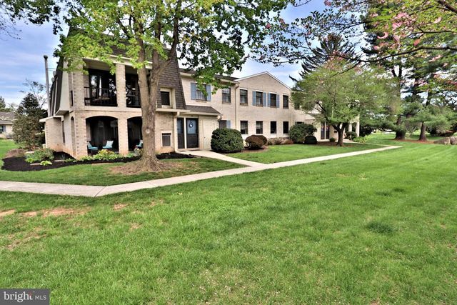 32 VALLEYBROOK DR, Lancaster, PA 17601