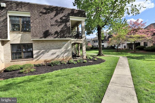 32 VALLEYBROOK DR, Lancaster, PA 17601