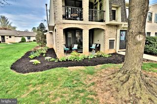 32 VALLEYBROOK DR, Lancaster, PA 17601