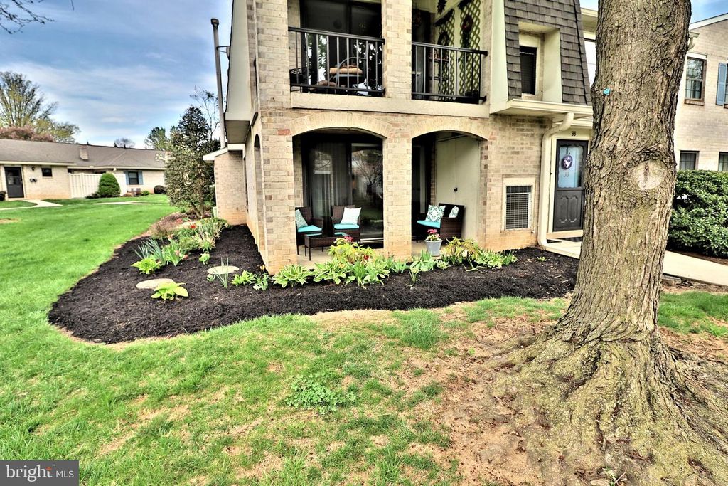 32 VALLEYBROOK DR, Lancaster, PA 17601