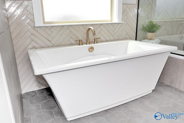 114 Lanwood Drive, Huntsville, AL 35811