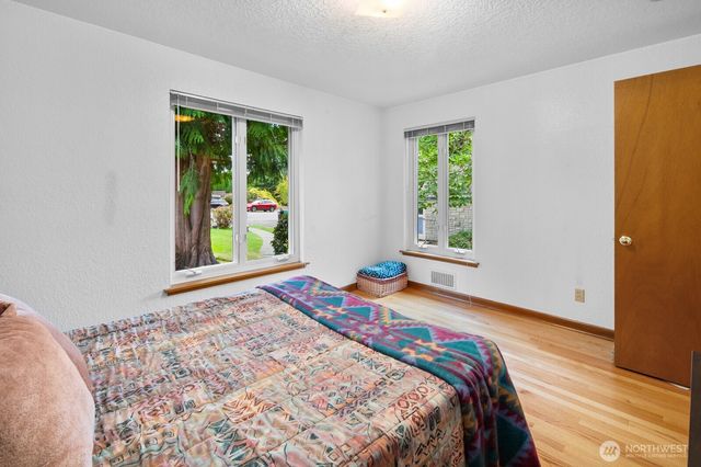 10445 Marine View Drive SW, Seattle, WA 98146