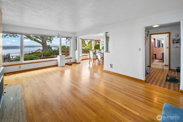 10445 Marine View Drive SW, Seattle, WA 98146