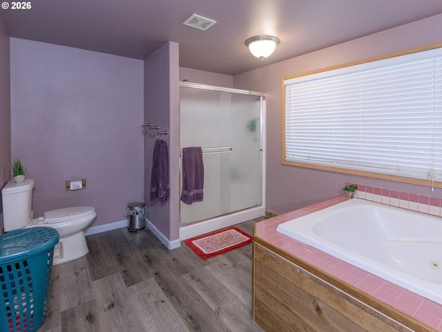 15720 Ne 12TH Way, Vancouver, WA 98684