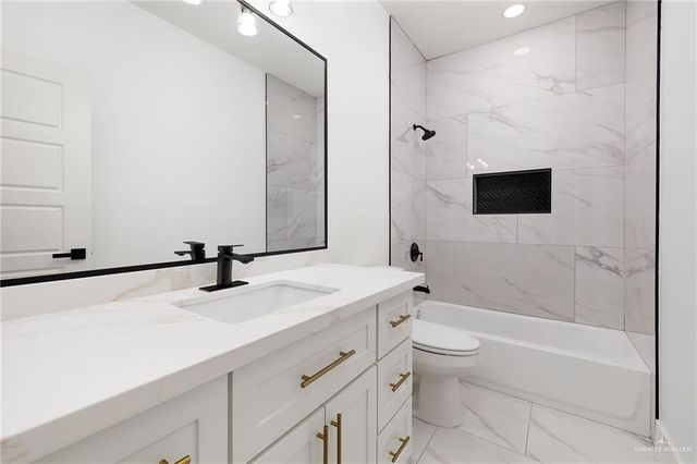 504 E VFW Avenue, Elsa, TX 78543