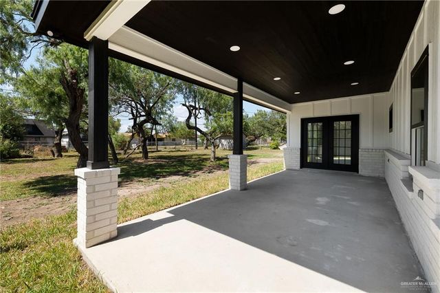 504 E VFW Avenue, Elsa, TX 78543