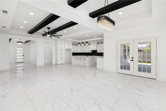 504 E VFW Avenue, Elsa, TX 78543