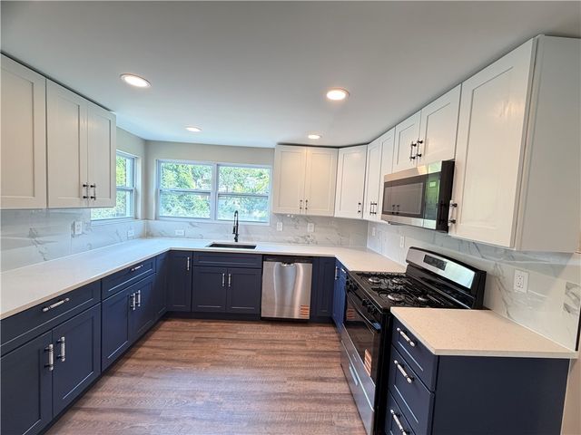 137 Emrose Dr, Penn Hills, PA 15235
