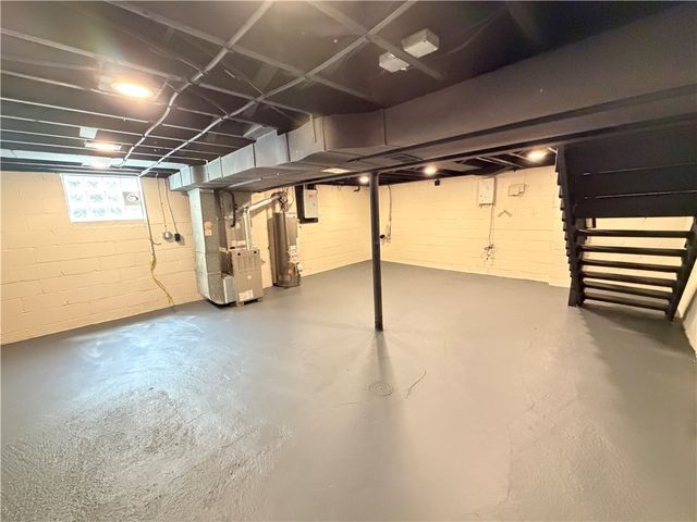137 Emrose Dr, Penn Hills, PA 15235