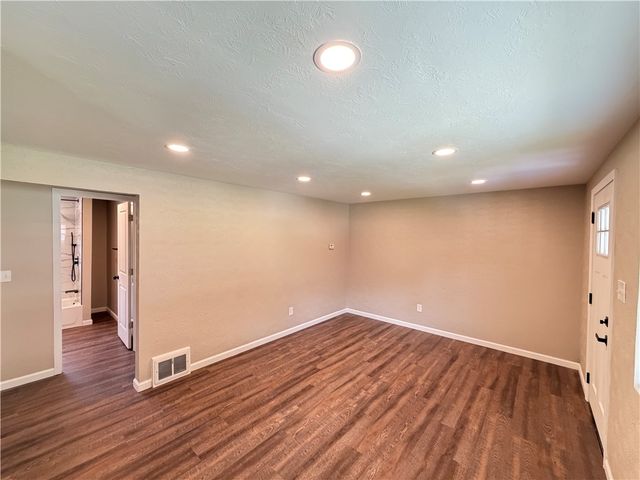 137 Emrose Dr, Penn Hills, PA 15235