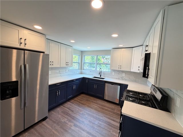 137 Emrose Dr, Penn Hills, PA 15235
