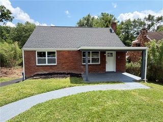 137 Emrose Dr, Penn Hills, PA 15235